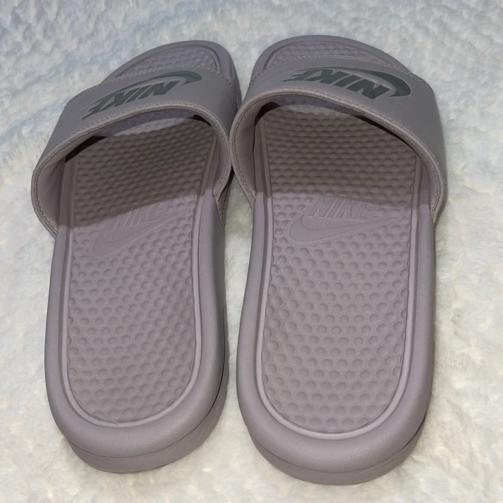 Nike Slides - Picture 3 of 8
